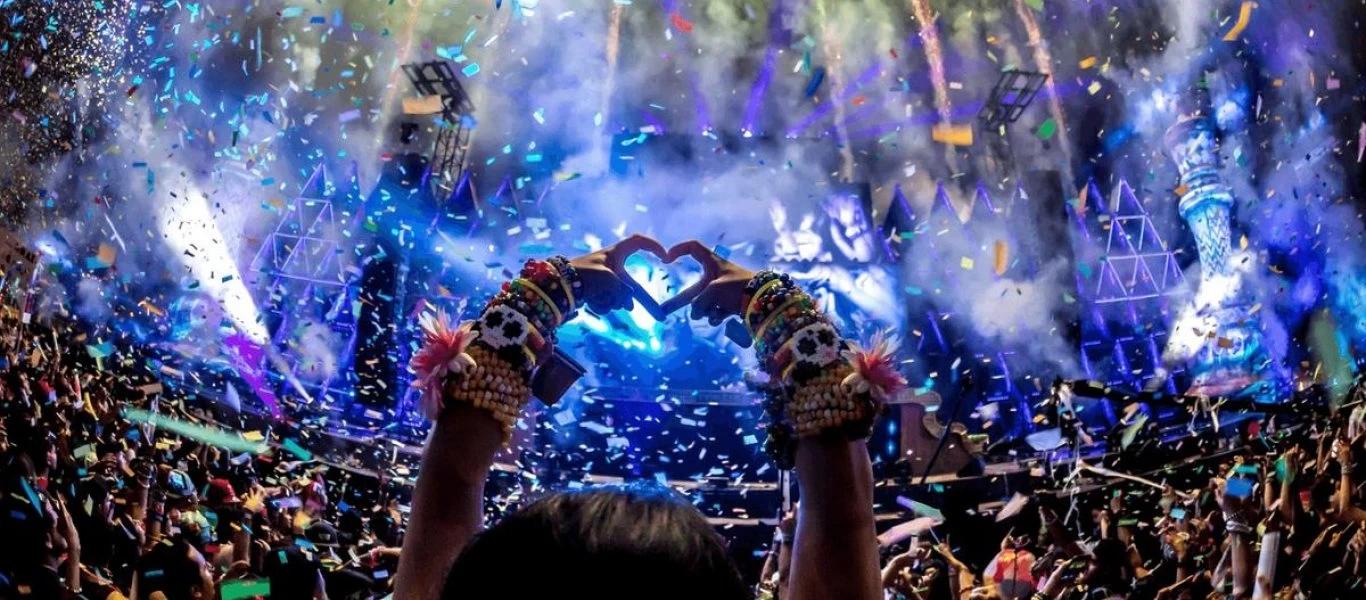 Αστυνομικοί πήγαν να διαλύσουν ρέιβ πάρτι στην Γαλλία - Τρείς τραυματίες